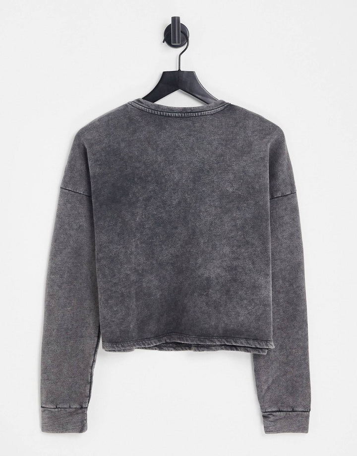 Long-sleeved Crop Top